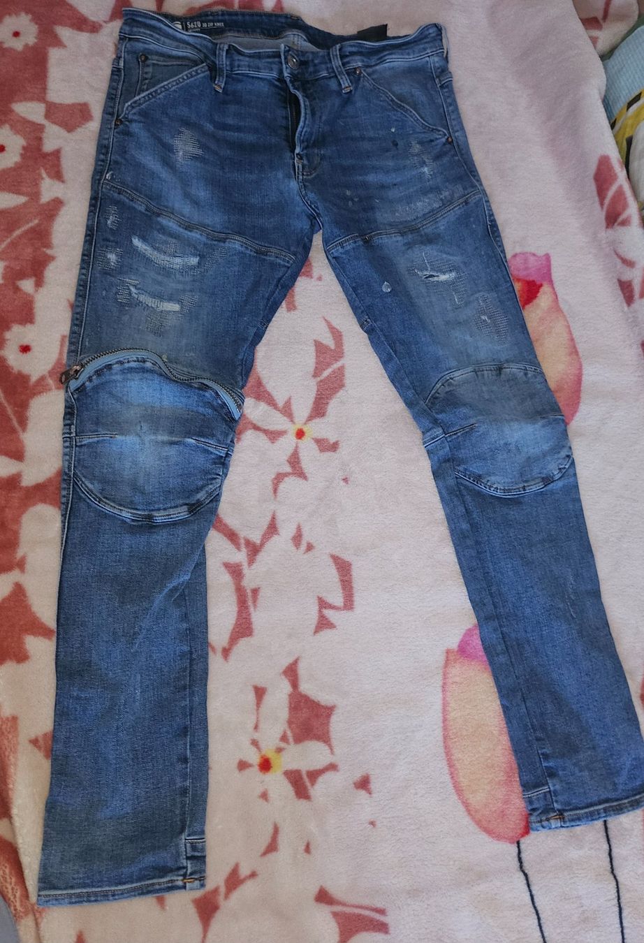 Jeans: G Raw jeans gr 32 – Usato da Zermatt venduto da ancise