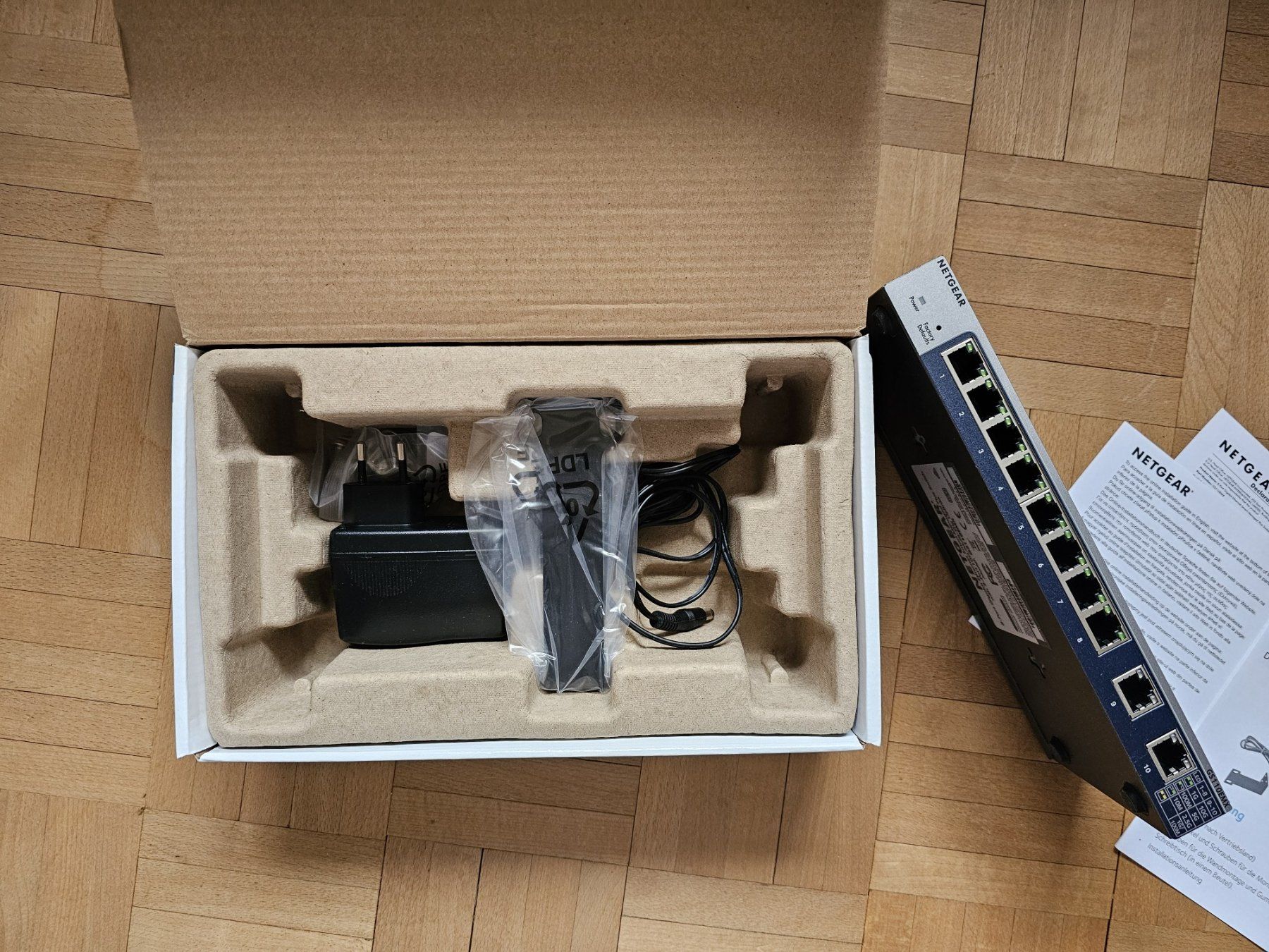 Netgear Hubs & Switches: Managed Switch 10 Gbps Netgear GS110emx – Neu (gemäss Beschreibung) aus Zürich von tido008 1