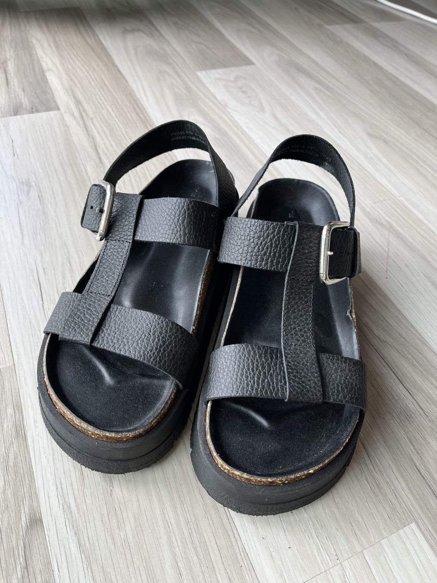 Scarpe da donna: Ledersandalen mit Korksohle – Usato da Sarnen venduto da sab_ll66