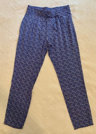 Leichte Sommerhose von Benetton mit Gummizug, wie neu