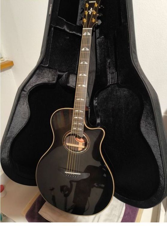 Yamaha Strumenti musicali: Yamaha APX1200II Translucend Black – Nuovo (secondo la descrizione) da Landquart venduto da Studio12