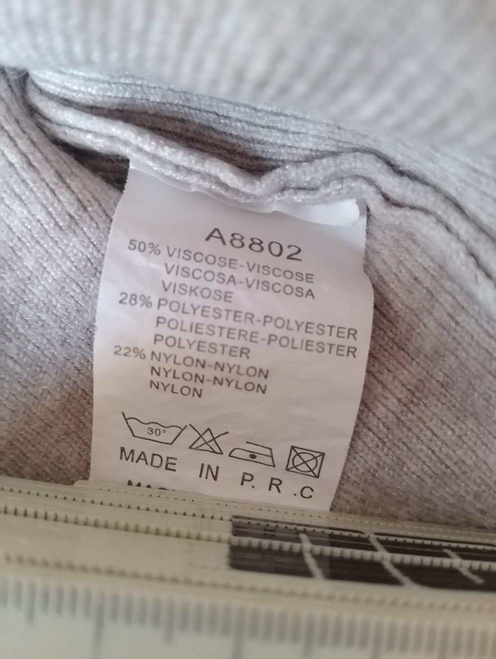 Giacche: Schöne Kapuzen-Strickjacke ca. Grösse 40 – Usato da Luzern venduto da Seri4 4