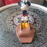 Mickey Mouse Figur mit Tasche - Sammlerstück für Fans!