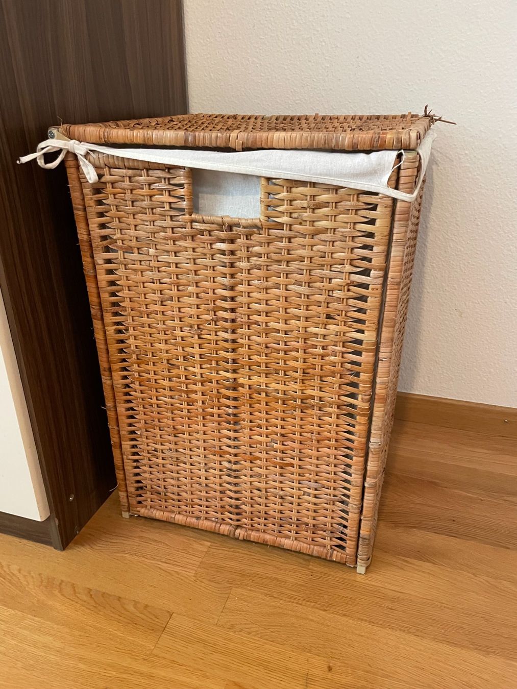 Cucce & Letti: Wicker laundry basket with lid and removable fabric liner – Usato da Zürich venduto da carlaferico 2