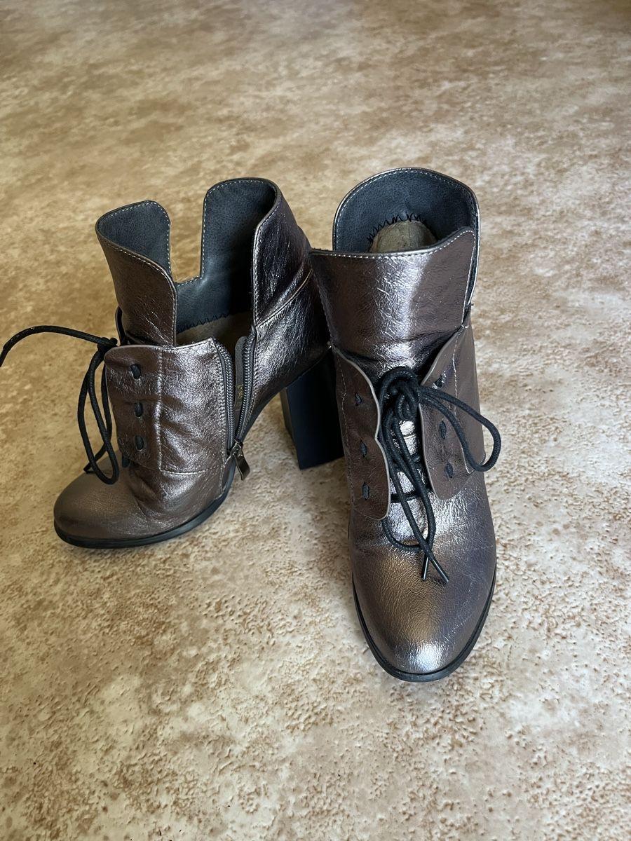 Scarpe da donna: Elegante Stiefeletten, bronze, Gr. 33 – Usato da Bretzwil venduto da Olga_KroXa 2