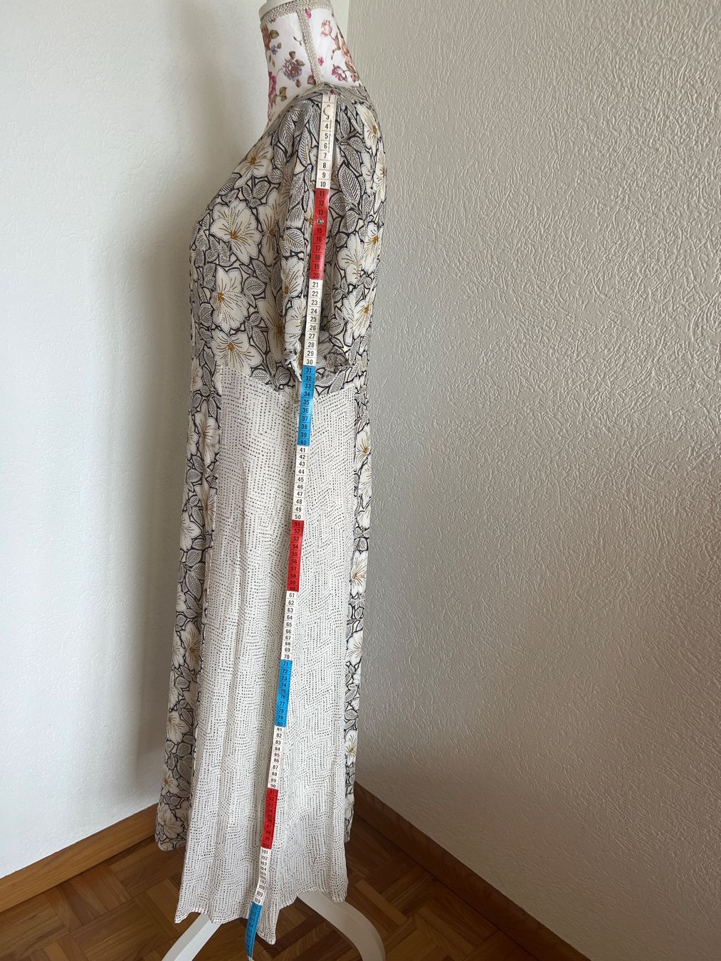 Nile Vestiti: NILE Damenkleid Blumenmuster Gr. L – Usato da Chur venduto da van_hnc6 5
