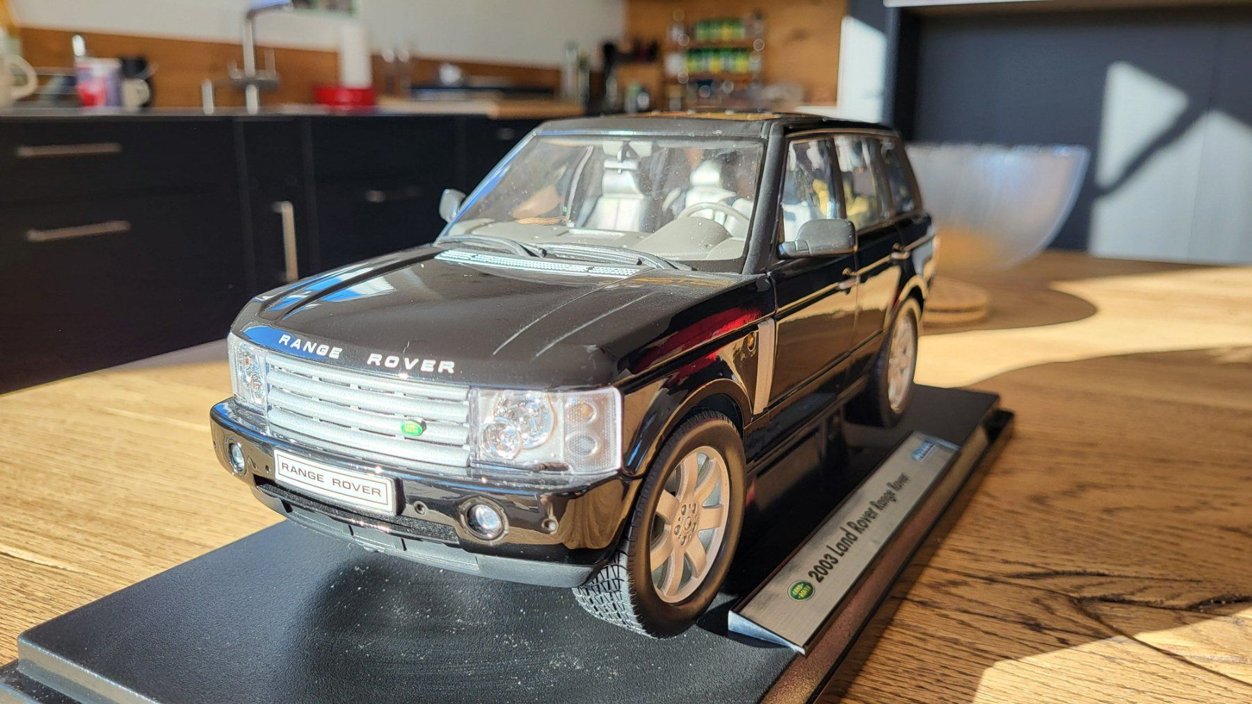 Welly Modellautos: Land Rover, Range Rover 2003 1:18 Welly – Gebraucht aus Rothrist von Juana5 1