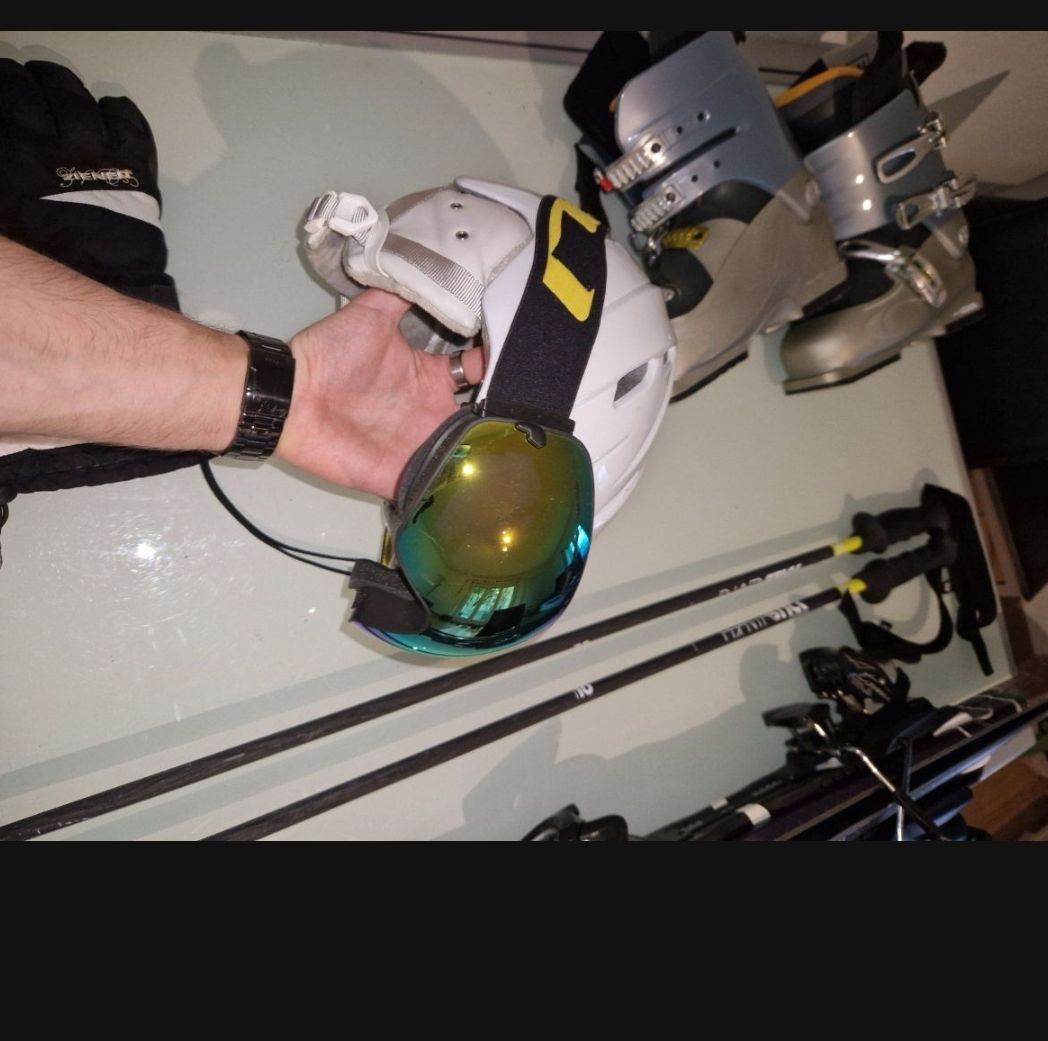 Sci: Set sci Atomic scarponi Salomon casco guanti usato – Usato da Baar venduto da Fabio-99 2