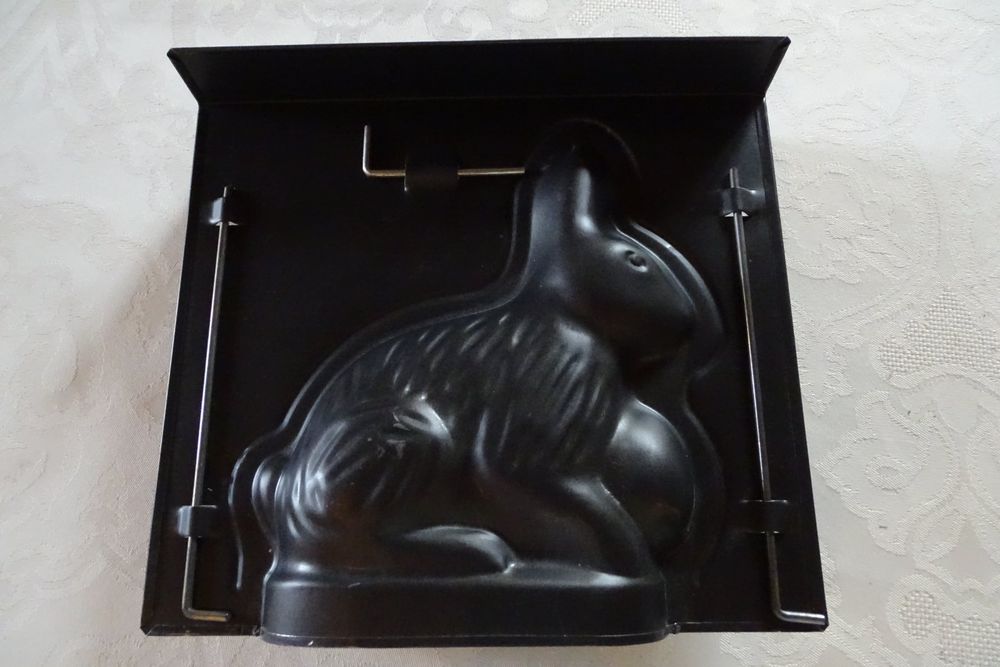 Lot De 4 Grands Moules à Gâteaux Anciens En Métal - Forme Lapin - Patisserie Vintage