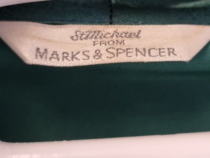 Arte internazionale: Robe de chambre Marks&Spencer verte – Usato da Veyrier venduto da Leilazizou 2