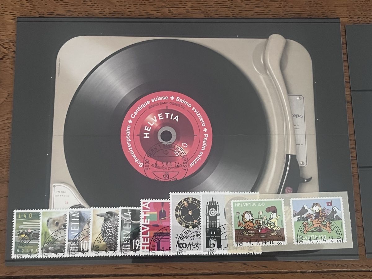 Tous les timbres: Série annuelle oblitérée 2014 4 émissions – Neuf avec emballage d'origine à BREMBLENS par Lafoudre