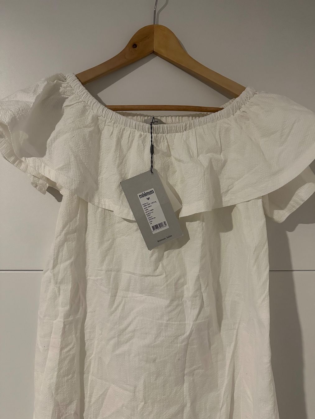 Vestiti: Vestito – Nuovo e nell'imballaggio originale da Lostallo venduto da Essebii 2