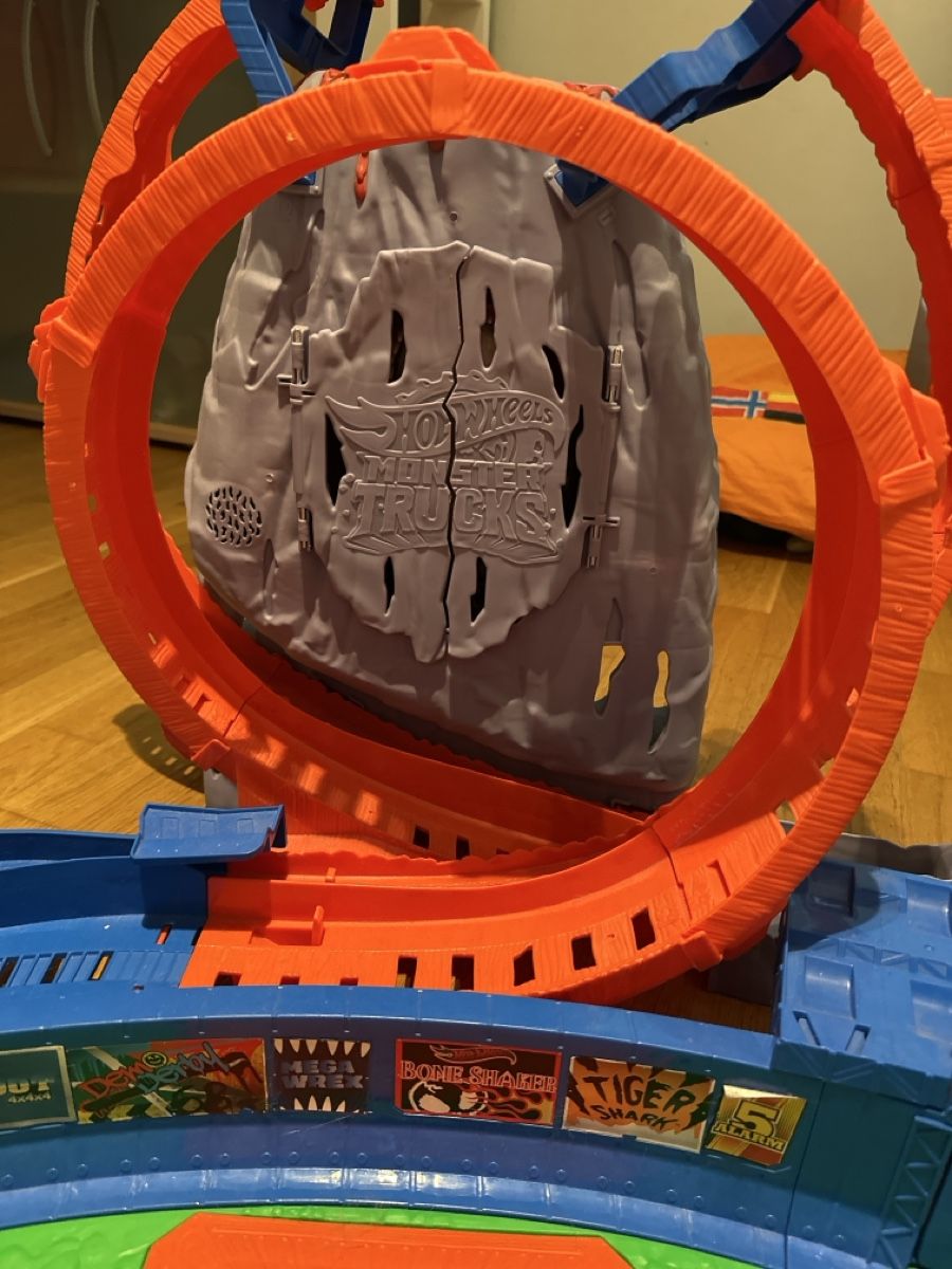 Hot Wheels Giocattoli: Hot Wheels Monster Trucks Bahn T-Rex Vulkan Arena – Usato da Schwerzenbach venduto da Marsupi 2
