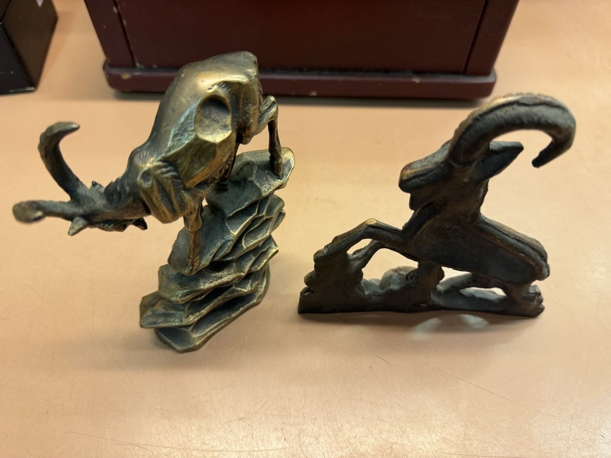 Statuette: Zwei Steinbock Skulpturen aus Messing  – Usato da Chur venduto da Meriva0 2
