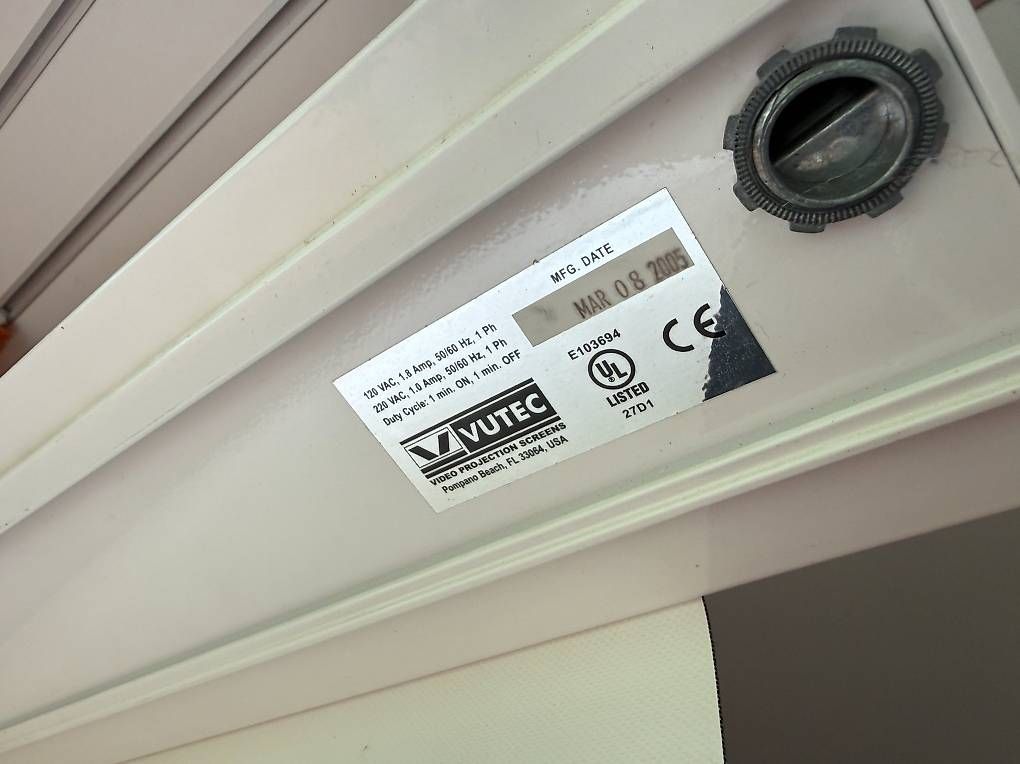 Home Cinema: Vutec Lectric I Motorleinwand 110" – Usato da Lachen SZ venduto da ait_bfq7 4