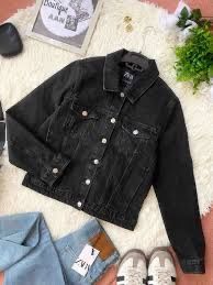 Zara Jacken: Zara Denim Jeans Jacket size L, small cut – Gebraucht aus Glattpark(Opfikon) von der_dh8z