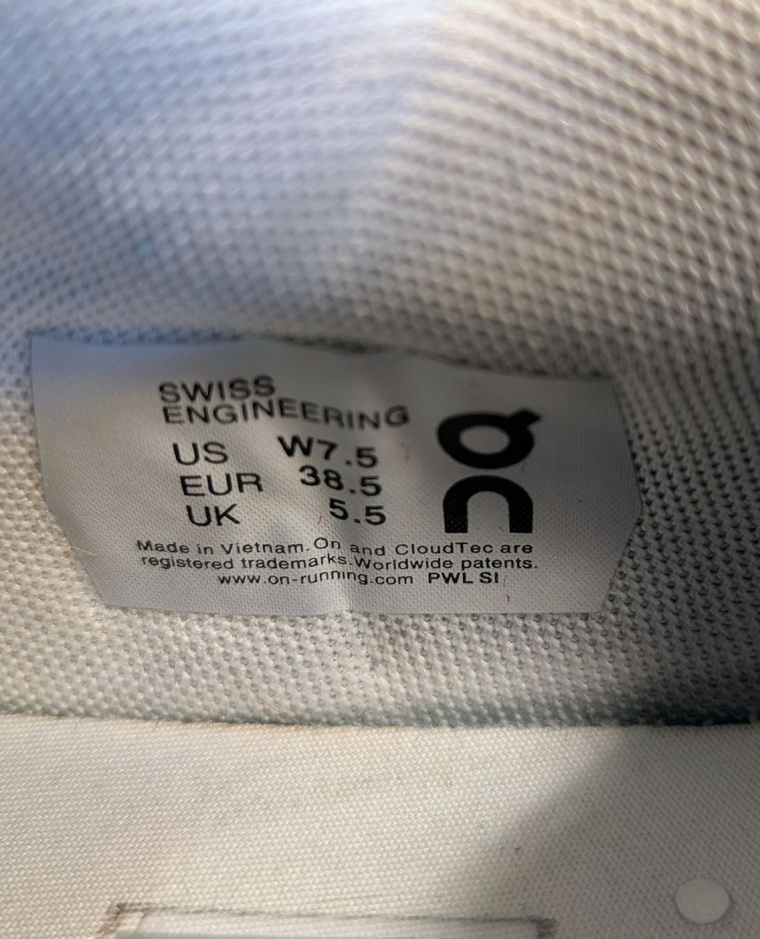 On Scarpe da donna: ON Schuh "The Roger" – Usato da Luzern venduto da Esti5 3