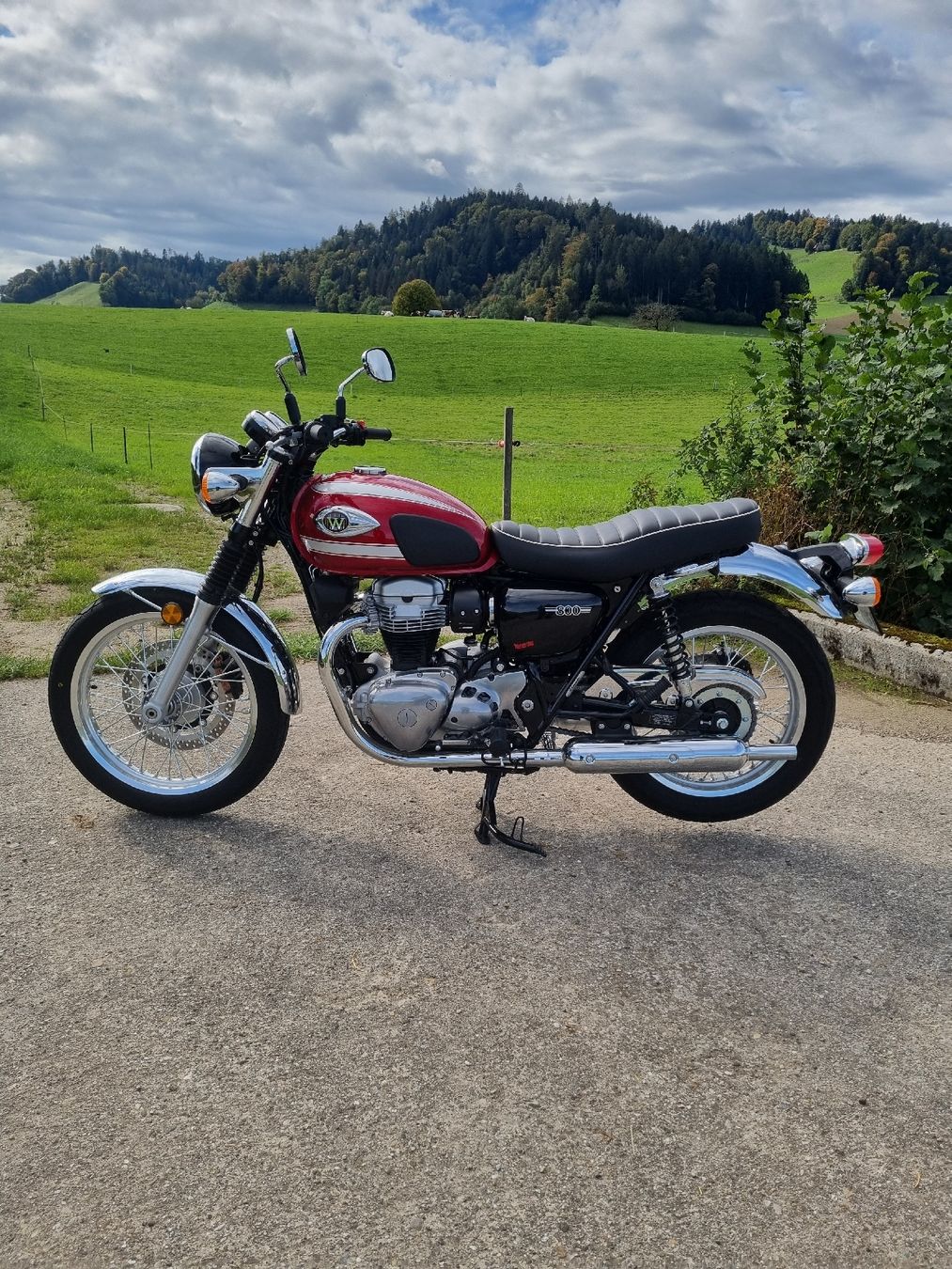 Kawasaki Route: Neuwertige Kawasaki W800 – Neuf (Voir description) à Schafhausen i.E. par Hillman_Minx 2