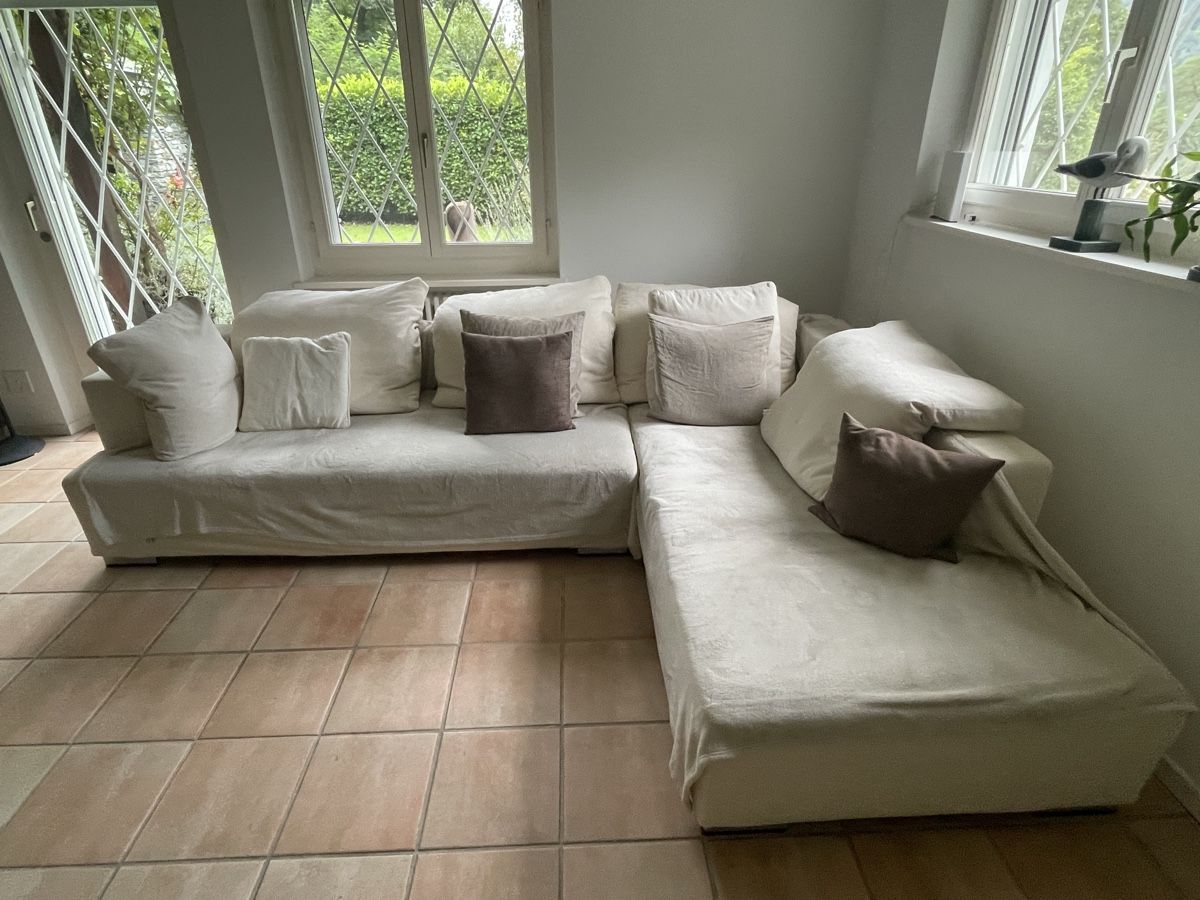 Divani: Divano angolare Intercasa con chaise longue – Usato da Avegno venduto da ReVibeRachele