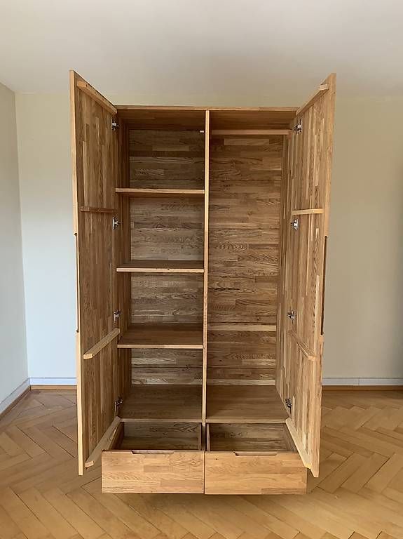 Schränke: Moderner, hochwertiger Massivholzschrank – Gebraucht aus Zürich von Alipali