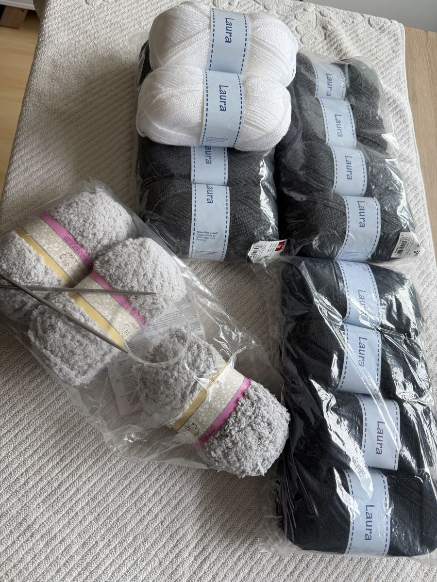 Wolle: Strickgarn / Wolle – Neu und originalverpackt aus Witterswil von gsc_z6ts
