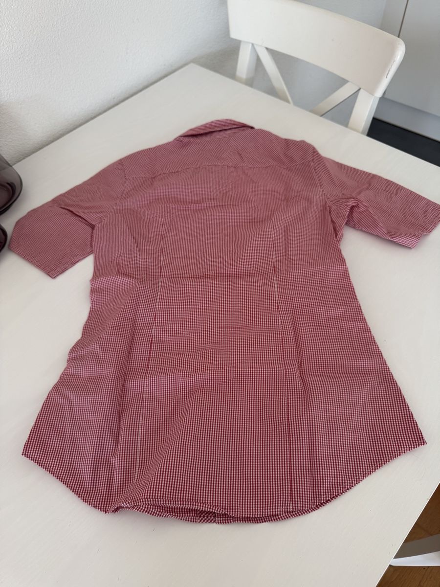 Tommy Hilfiger Blusen: Bluse Tommy Hilfiger rot weiss 36 – Gebraucht aus Oberglatt ZH von jul_nhy7 2