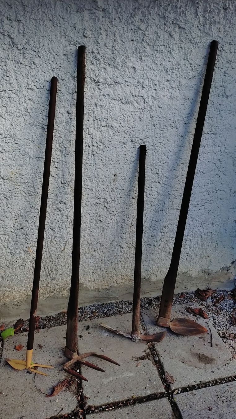 Tutti gli attrezzi: Diverse Garten Geräte – Usato da Dulliken venduto da fel_xk2r
