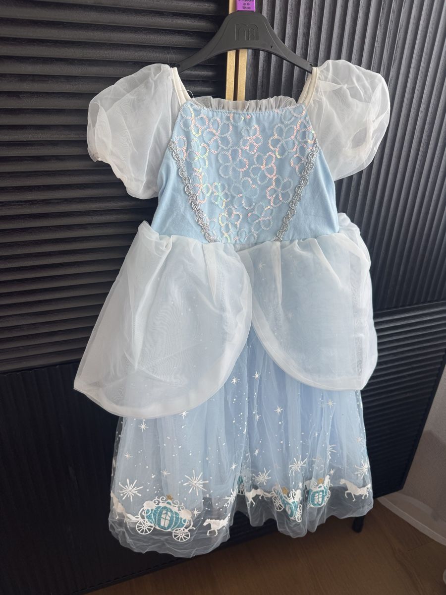 Vestiti & Gonne: Cinderella dress size 116/122 – Usato da Blonay venduto da art_7f87