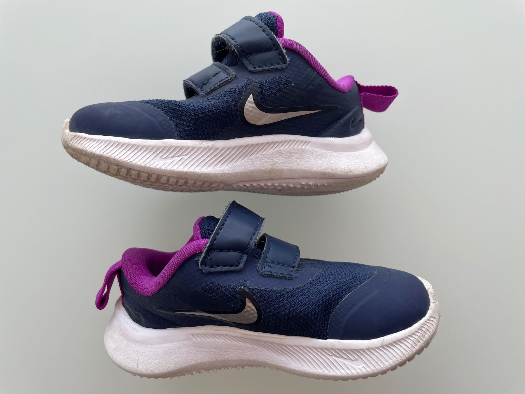 Nike Scarpe per ragazzi: Nike Kinderschuhe Grösse 21 – Usato da Lohn-Ammannsegg venduto da LaCoLiNe 1