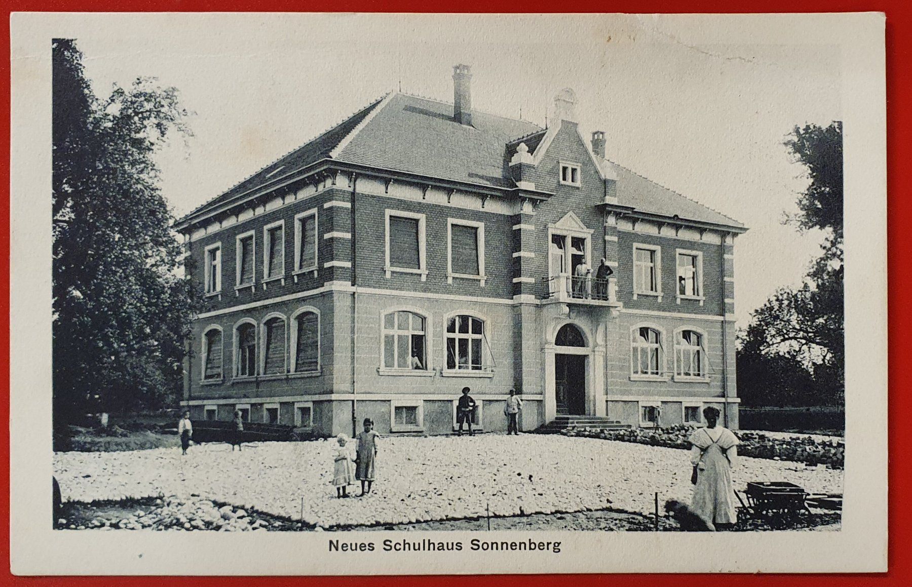 Ansichtskarten: Sommeri - Neues Schulhaus  belebt – Gebraucht aus Kreuzlingen von Rschweiz1