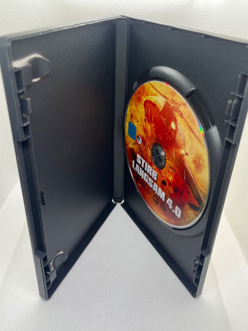 Tous les DVDs: DVD Stirb langsam 4.0 Action Thriller Bruce Willis – D'occasion à Hinterkappelen par Kim1992 2