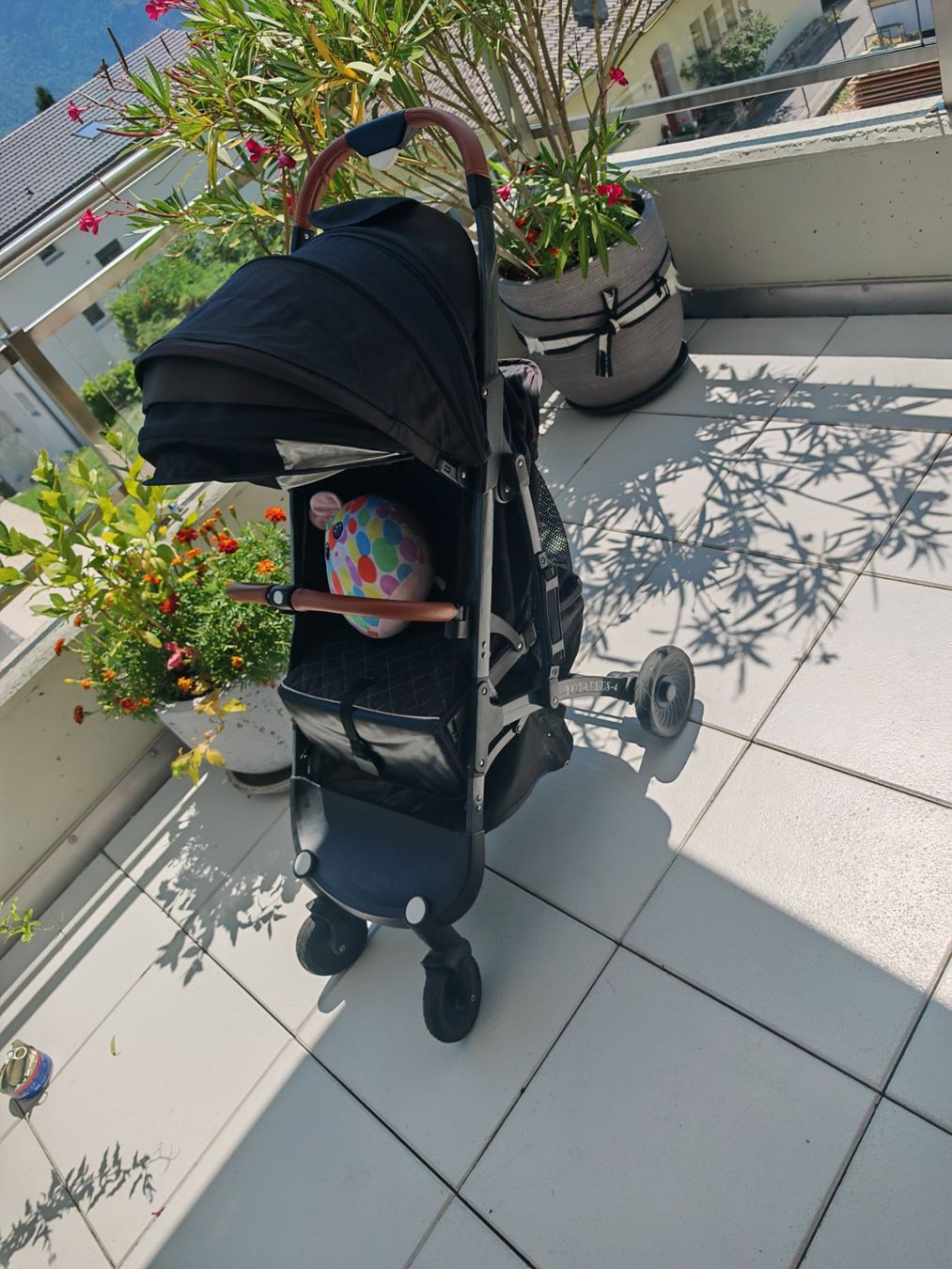 Carrozzine: Poussette ultra-compacte Yoya Plus 4 (pliable avion – Usato da Chamoson venduto da OkGeo 5