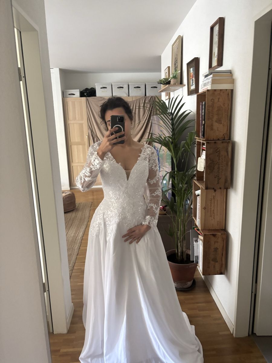 Vestiti: Robe de mariée  – Nuovo (secondo la descrizione) da Vevey venduto da nis_nj5p 1