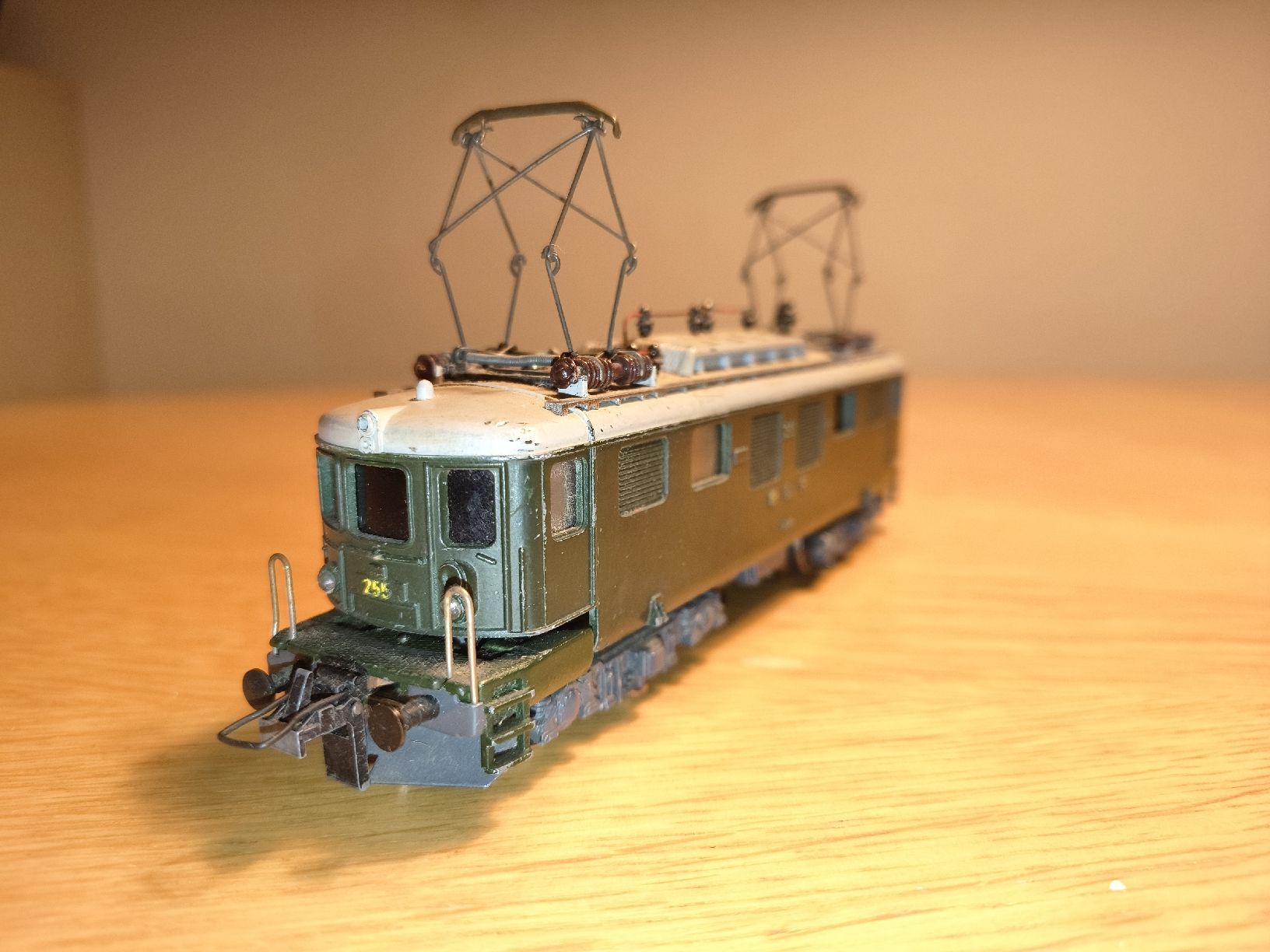 Trix Modellini di ferrovie: TRIX EXPRESS Ae 4/4 BLS – Usato da Zürich venduto da Rockoplay 5