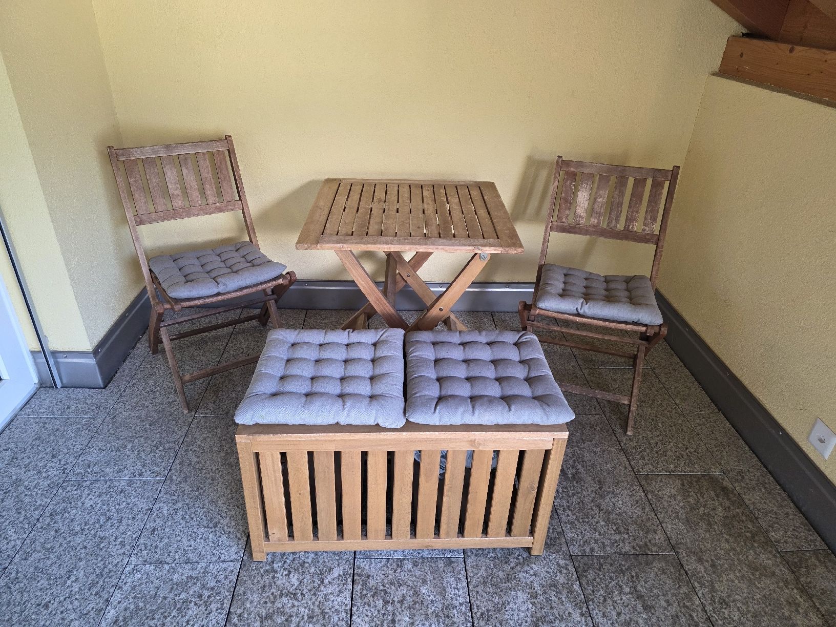 Set di tavolo e panche: Balkonset Holz, gebraucht – Usato da Bad Ragaz venduto da ram_d9wq