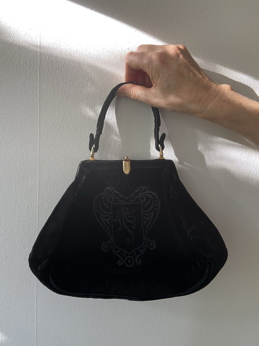 Taschen für Damen: Vintage Samttasche mit Wappen - Elegant! – Neu (gemäss Beschreibung) aus Zürich von cas_x6pw 1