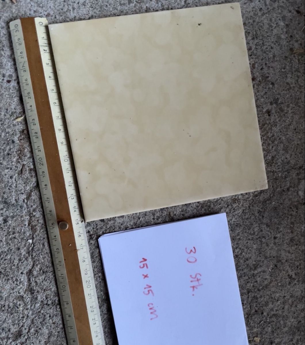 Plateaux: Fliesen-Restposten – D'occasion à Winterthur par Akasuka 1