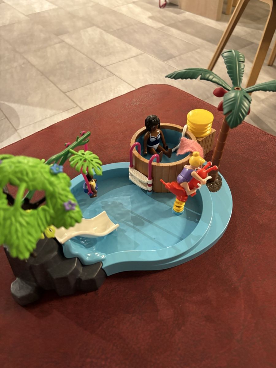 Playmobil Giocattoli: Playmobil Pool – Usato da Leibstadt venduto da Dany603