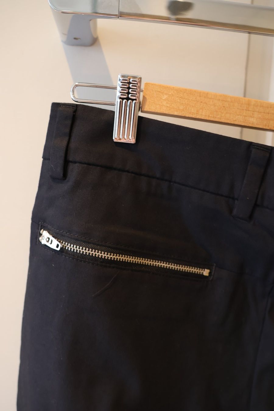 Hugo Boss Pantaloni: Hugo Boss Cargo-Hose schwarz – Usato da Winterthur venduto da jul_v9wx 5