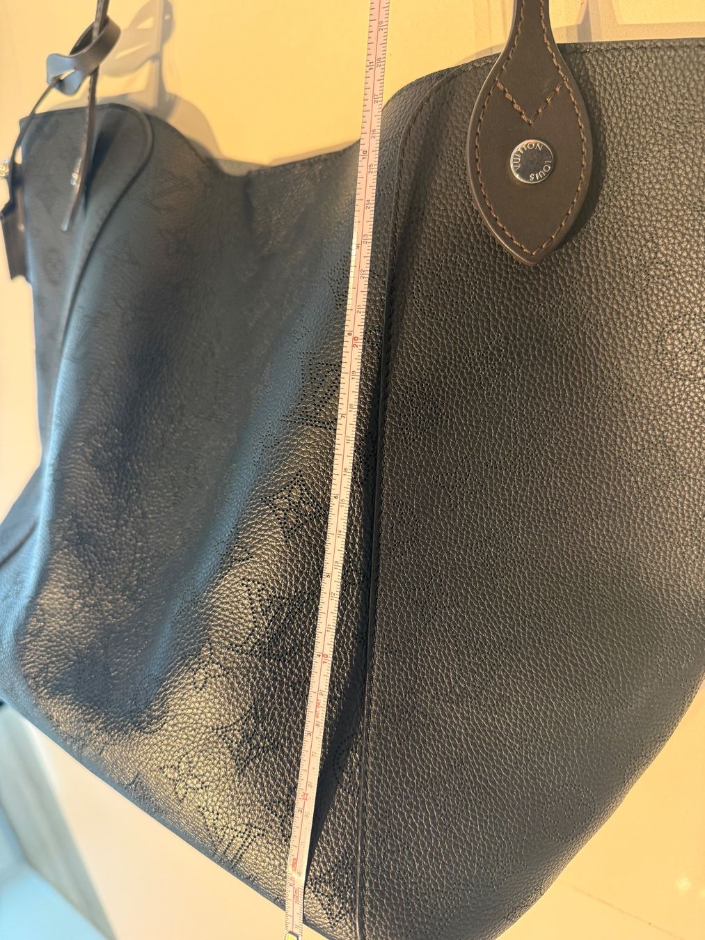 Louis Vuitton Borse da donna: LOUIS VUITTON Monogram Mahina Hina PM Satchel – Nuovo (secondo la descrizione) da Bäch SZ venduto da jfog 8