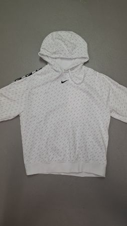 Hoodie Nike blanc, Taille M, parfait pour le printemps!