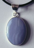 Neu: Chalcedon Schmuck Anhänger mit Kette