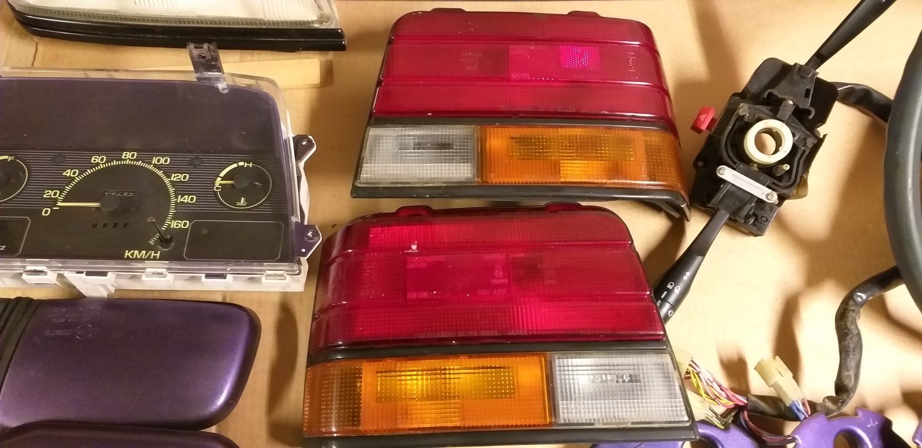 Suzuki Tutti pezzi di ricambio auto: SUZUKI SWIFT   OLDTIMER  DIVERSES PIECES  /  DIV. TEILE – Usato da cortébert venduto da rlv 6