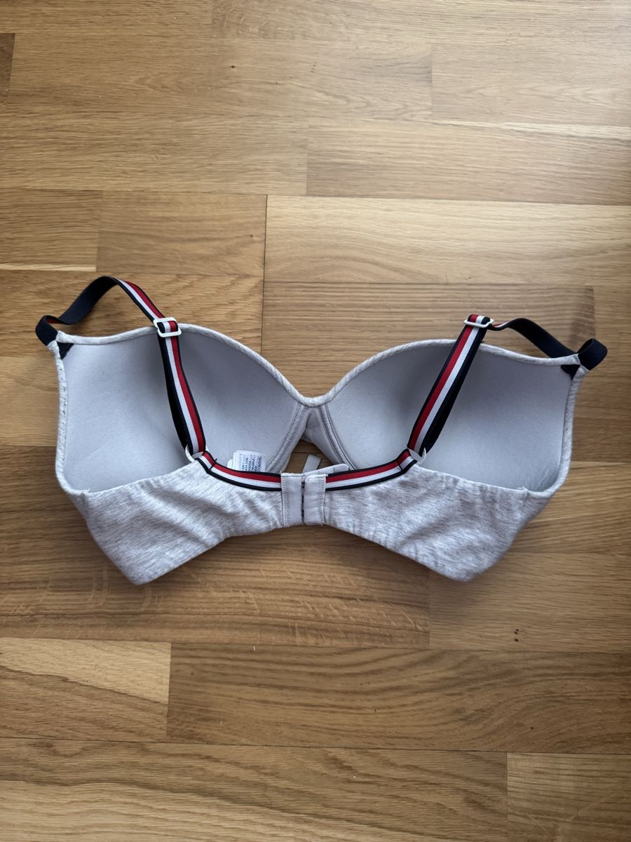 Tommy Hilfiger Sonstige Unterwäsche: BH Tommy Hilfiger Grösse 75D neuwertig – Neu (gemäss Beschreibung) aus Zuchwil von Marti_7 1