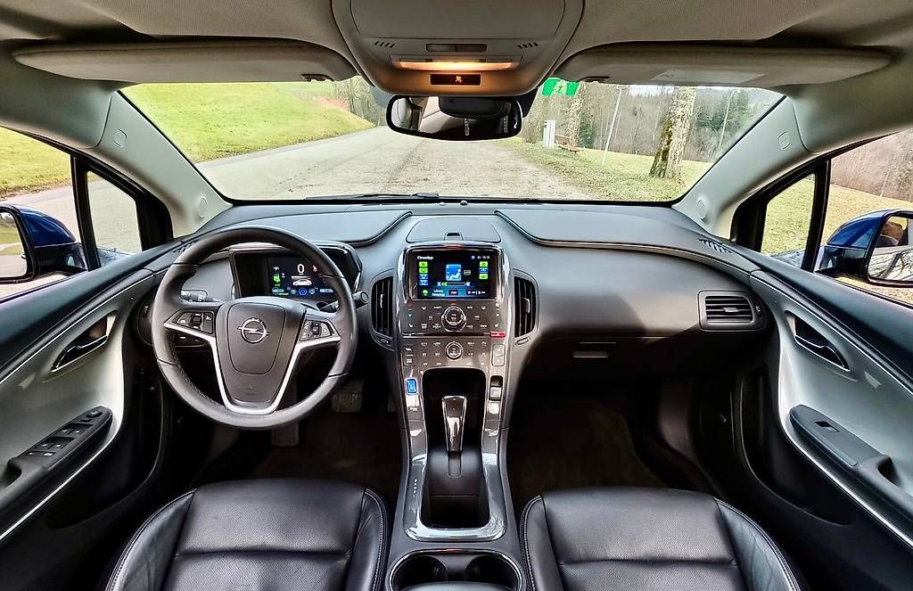 Automobili: Opel Ampera E-REV Plug-in-Hybrid Limousine 2012 – Usato da Turbenthal venduto da Retoo 7