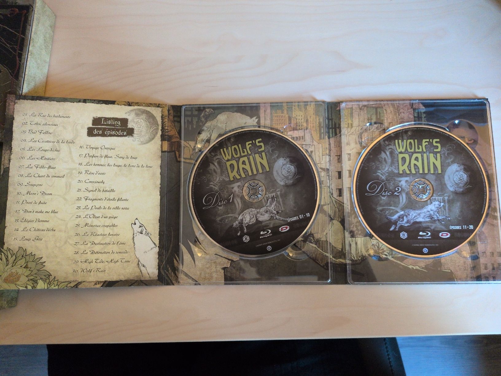 Tutti i DVDs: Wolf's Rain Artbook Collection Blu-ray Limited Edition – Nuovo (secondo la descrizione) da Gland venduto da Kyostal 5