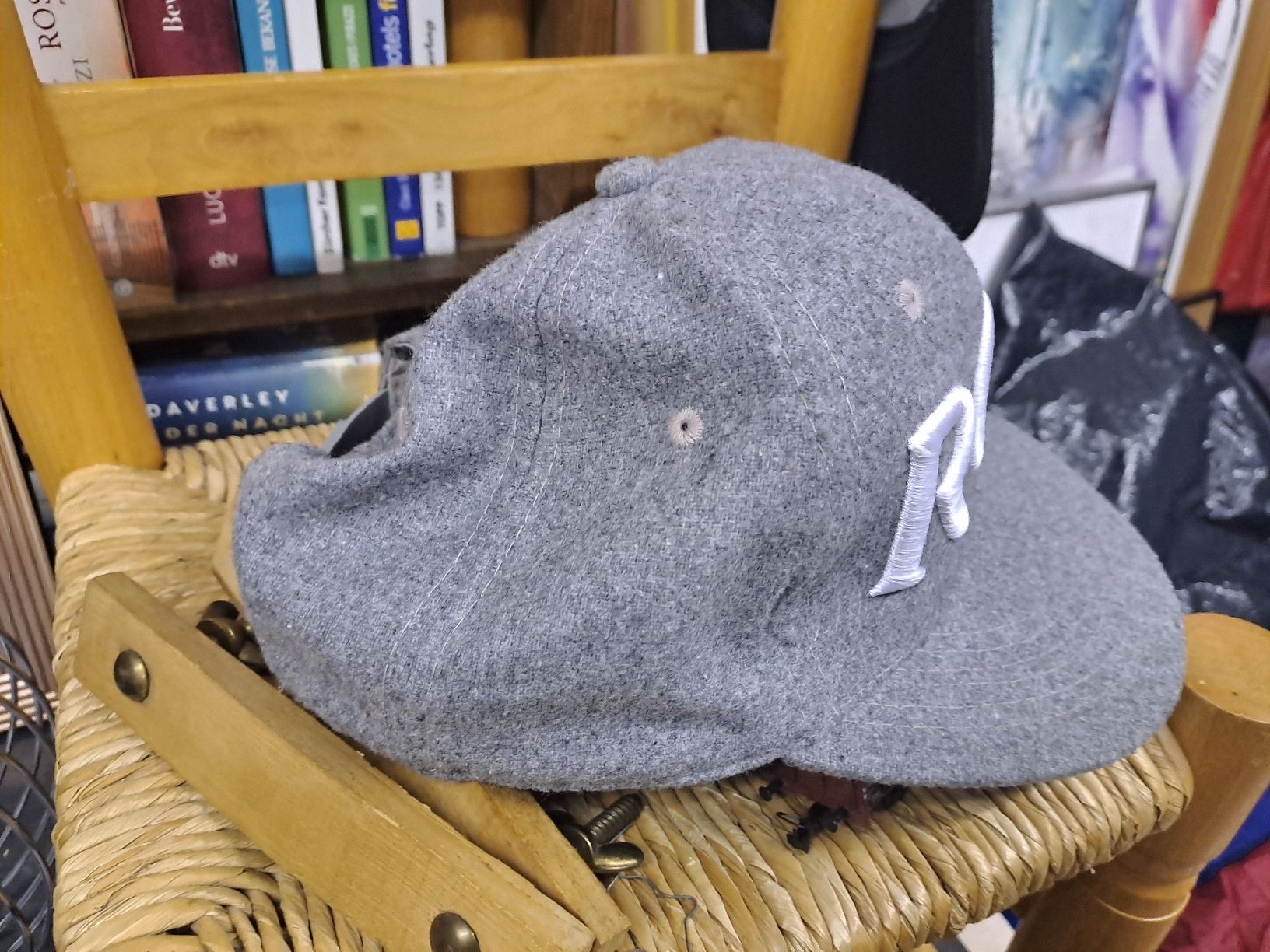 Autres vêtements & accessoires: Kappe grau mit Aufschrift ROB, Einheitsgrösse – Neuf (Voir description) à Zürich par Schoebi19 3