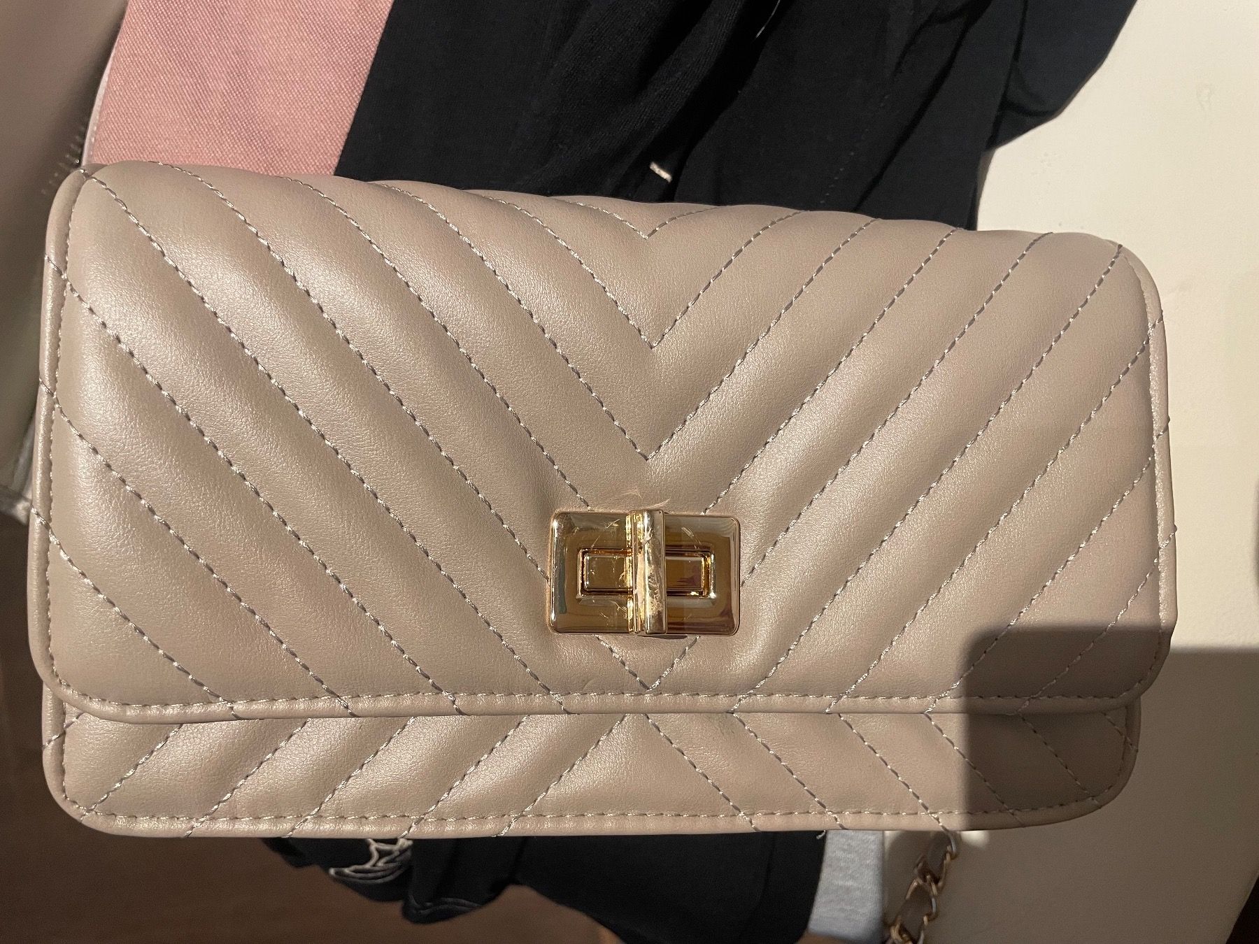 Borse da donna: Alles 10.- Schultertasche 1 x gebraucht in beige – Nuovo (secondo la descrizione) da Scherz venduto da Mandarine8