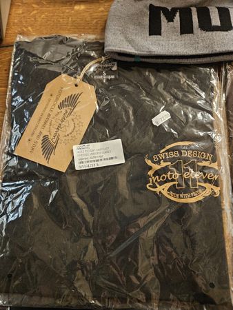 Moto Eleven T-Shirt und Mütze, Grösse S, Neu, Top! (F2)