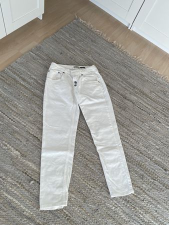 PLEASE Jeans, weiss, Grösse S, neuwertig für den Sommer!